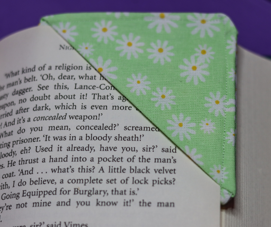 Daisy Corner Fabric Bookmark – Lauren and Willow